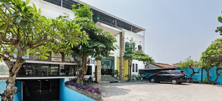 楠榜省 Sans Stay 拉惹苏塔青旅(Sans Stay Raja Soeta Hostel Lampung)图片