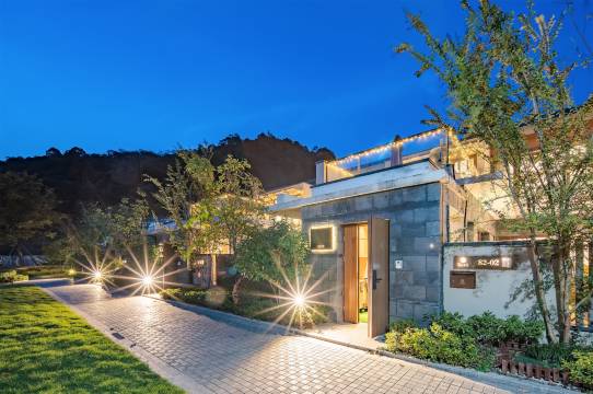 安吉·墅说山景度假民宿(Hello Kitty乐园店)