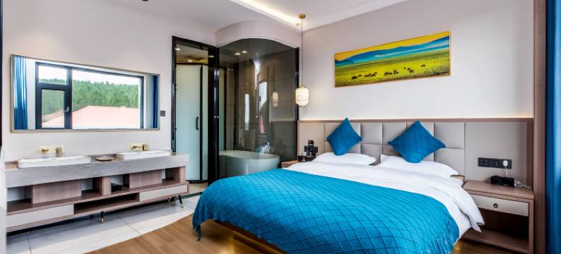 乌兰布统草原名仁山庄图片