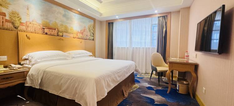 维也纳酒店(深圳南油服装城南光地铁站店)图片