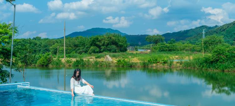 英西峰林走廊·曲尘花汤泉民宿图片