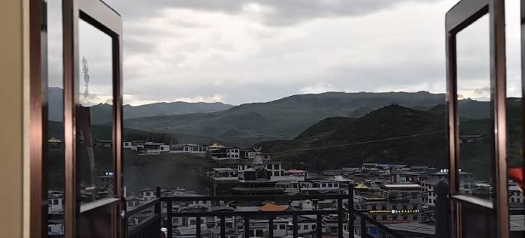 郎木东咖仓民宿图片