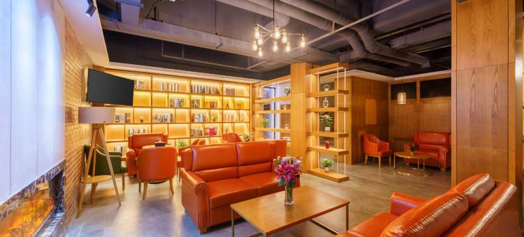 艺龙万国酒店(大连金马路轻轨站店)图片