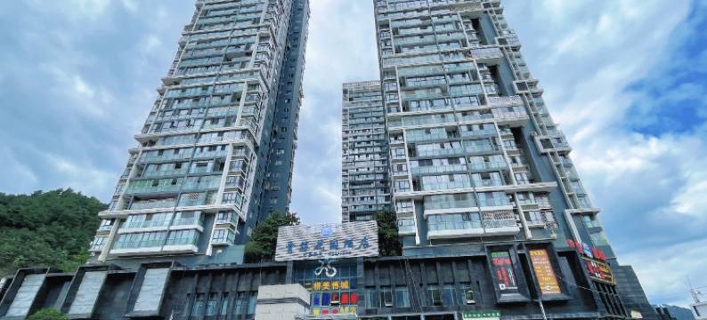 贵旅花园酒店(黔灵山公园黔春路地铁站店)图片