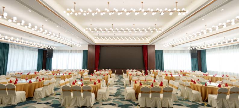 南充万泰大酒店(西华师大行署校区店)图片