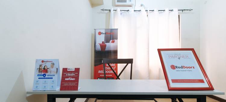 红多兹@圣费尔南多KBL暂住旅馆(RedDoorz @ KBL Transient Inn San Fernando)图片