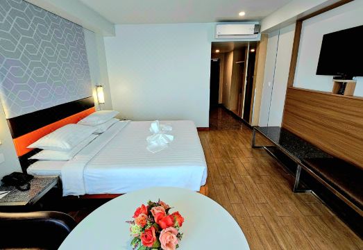 王朝格兰德酒店（原王朝格兰德旅馆）外景图