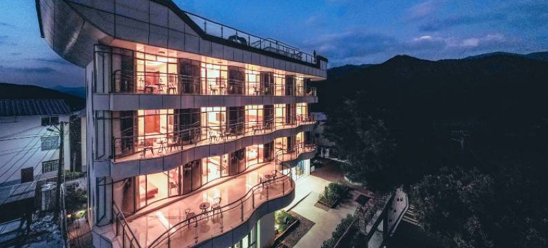 水天一色小栈图片