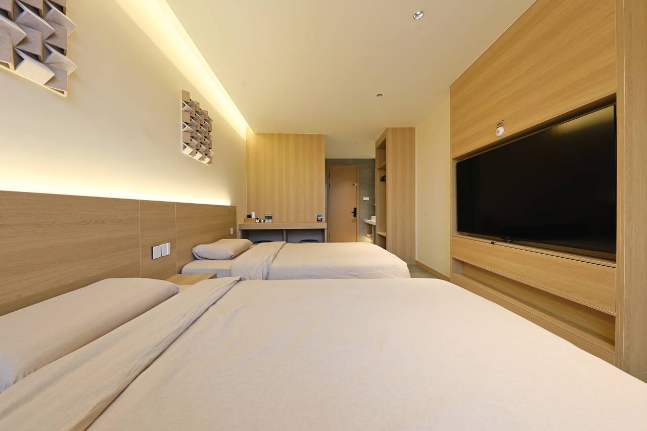 伴山·轻奢旅宿民宿(延吉万达广场延吉西站店)