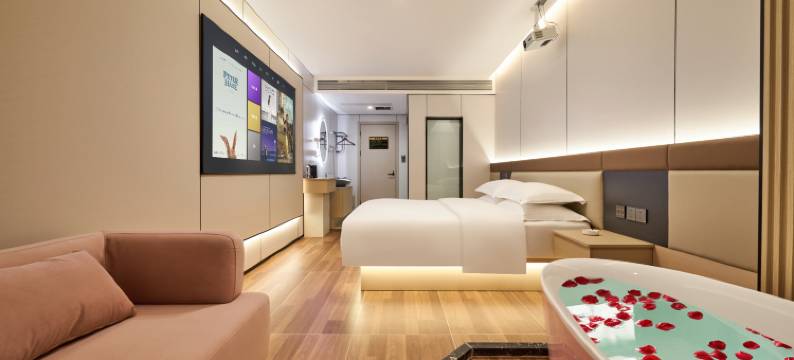 厦门·欧漫｜Soong·CinemaBathtub设计酒店(集美灌口万达广场店)图片