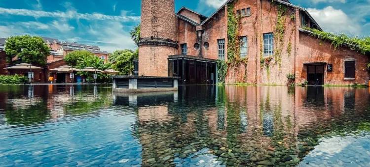 龙凤阁民宿酒店(景德镇高铁北站陶溪川路店)图片