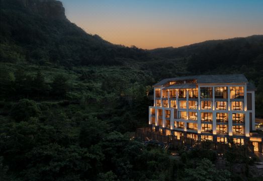 金佛山云叠室庐酒店外景图