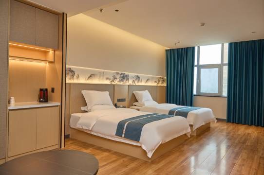 德令哈瑞熙悦庭酒店(海子诗歌馆店)