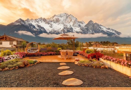 玖九·雪见山|日照金山·观景酒店（白沙古镇店）外景图