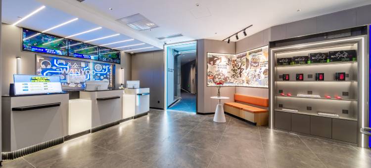 网鱼电竞酒店(上海宝山通河新村地铁站店)图片