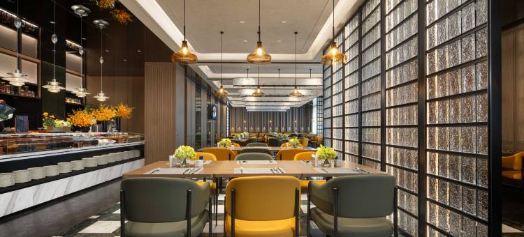 哈密高铁站希尔顿欢朋酒店图片