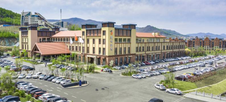 鹿鸣温泉酒店(万峰通化滑雪度假区店)图片