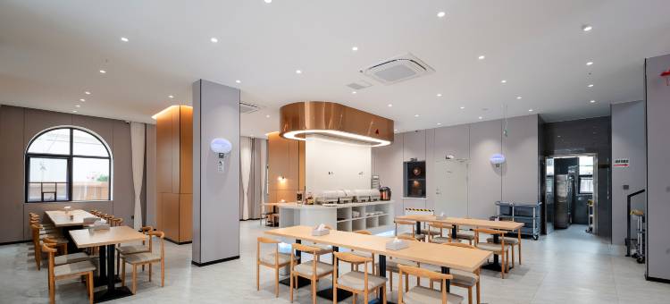 嘉路康养中心(东兴万尾金滩店)图片