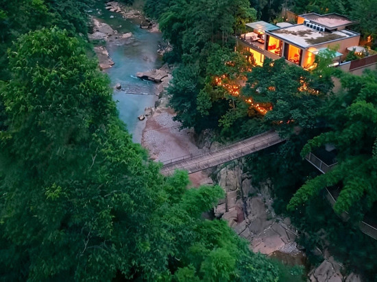 山与溪·自然茶愈私汤山泉民宿(青城山店)