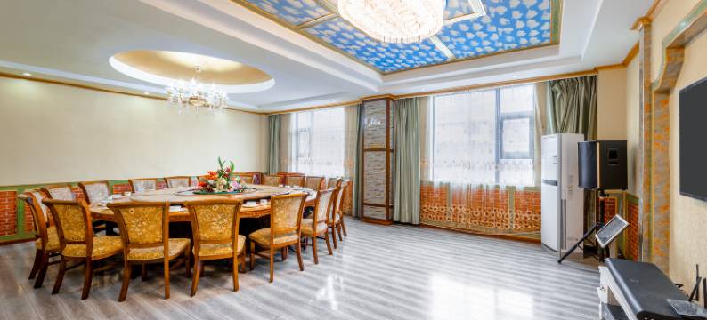 炉霍天珠大酒店图片