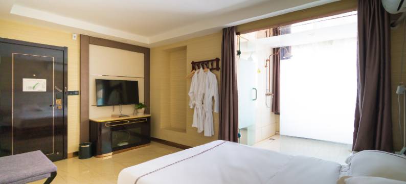 布尔津七彩河假日酒店图片