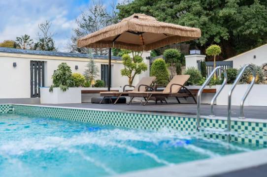 山止Valley|山野溯溪·星空泳池亲子度假美宿(安吉深溪漂流店)