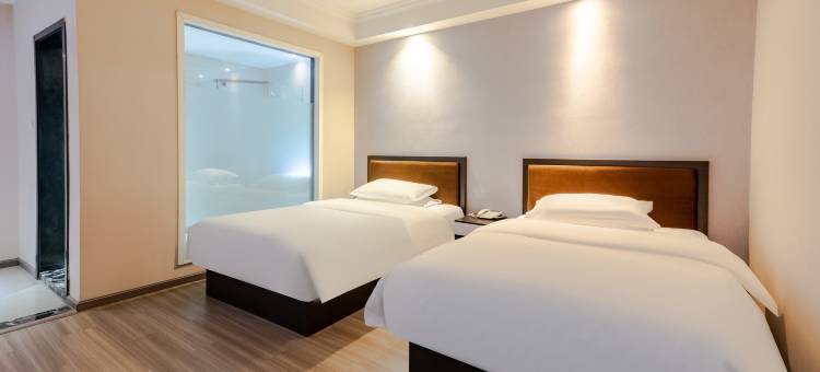 热带雨林假日酒店(杭州九堡客运中心店)图片