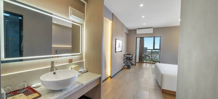 伯纳德酒店(贵阳世纪金源购物中心茶园地铁站店)图片