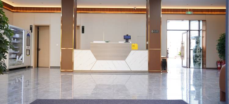 万高酒店(威海荣成石岛凤凰湖店)图片