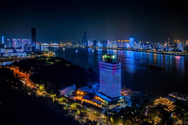 武汉晴川假日酒店图片