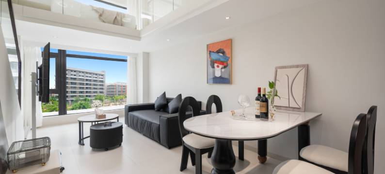 椰子宿下·听蓝·LOFT设计城市艺宿(三亚湾凤凰机场店)图片