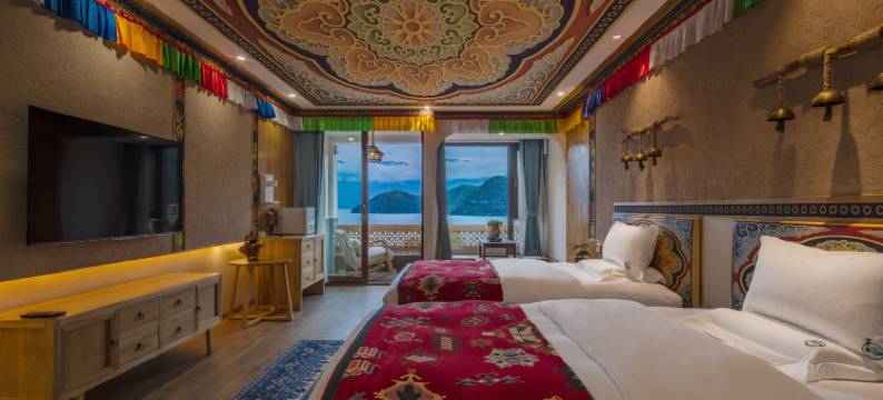 泸沽湖湖畔之梦·半山湖景美宿图片