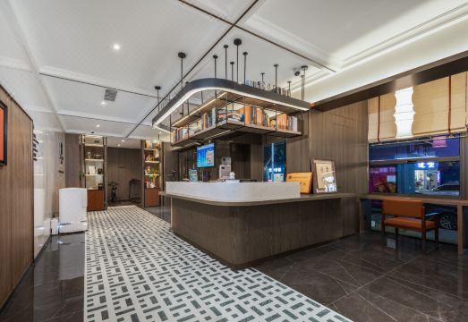 戴丁尊悦酒店（黄鹤楼武汉长江大桥店）外景图