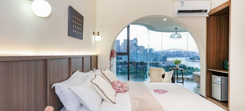 百弘·江景民宿(洪崖洞店)图片