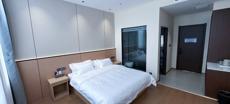 晴川主题酒店(呼和浩特东站机场店)图片