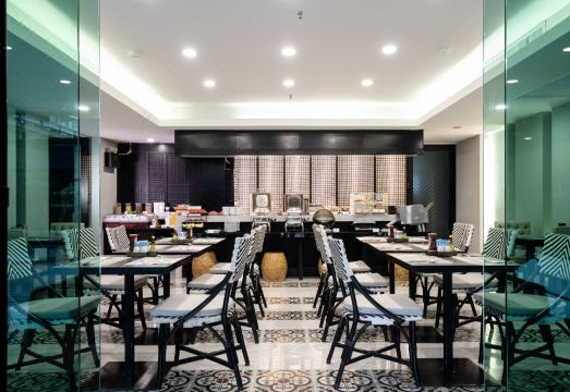 De Chai Oriental NimmanHotel Overview