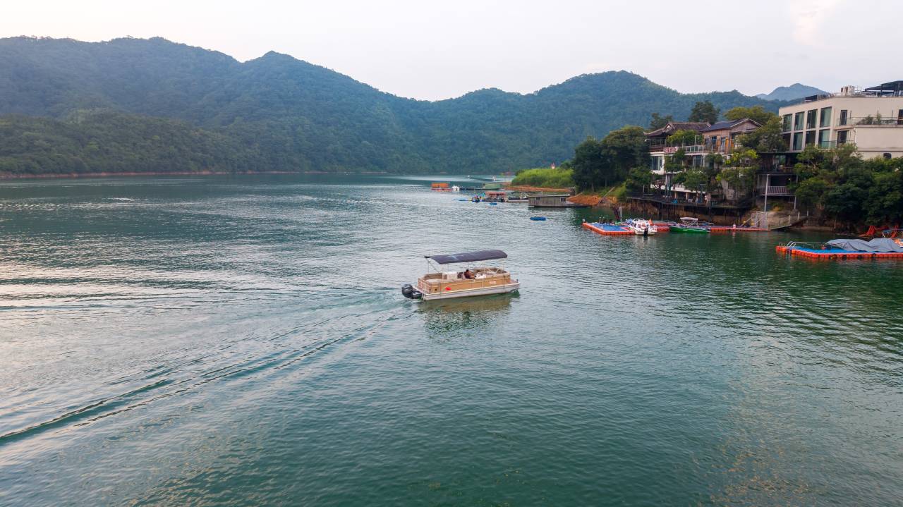 黄山东亭伴居·Waterscape 电梯度假民宿(太平湖风景区店)图片