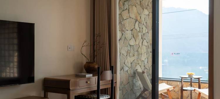 宝鹤山庄BAOHE · 湖景私汤度假酒店图片