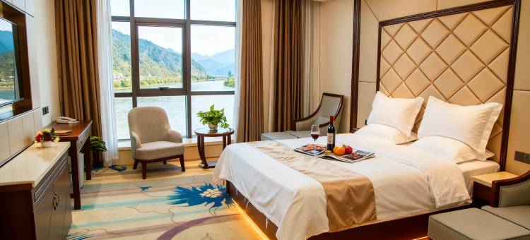 卓尼亨泰·洮水河畔｜Riverside·VIEW山水假日酒店图片