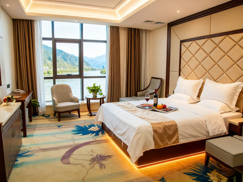 卓尼亨泰·洮水河畔｜Riverside·VIEW山水假日酒店