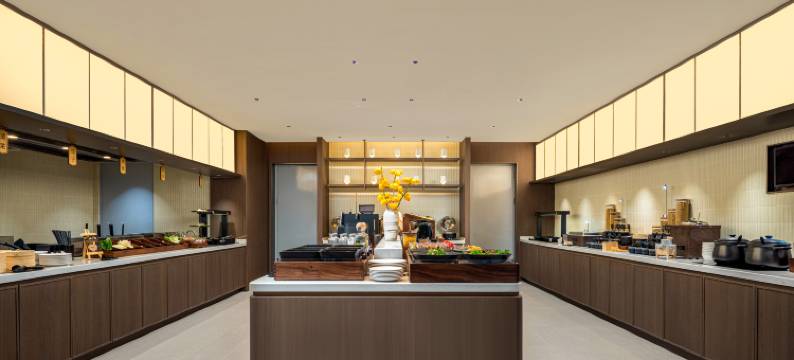 西安高新丈八六路地铁站亚朵酒店图片