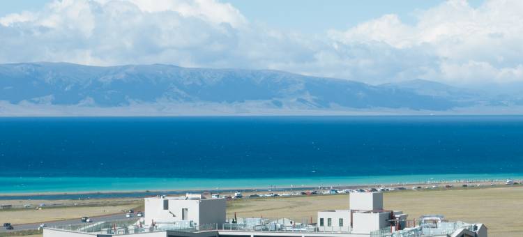 赛里木湖AC酒店图片