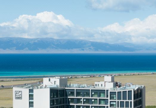 赛里木湖万豪AC酒店外景图