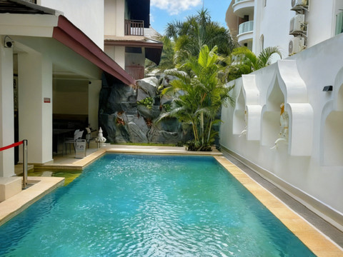 米娅雨林美宿酒店(告庄西双景星光夜市店)