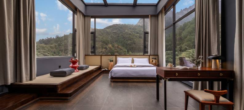 张家界五韵观山悦设计师民宿(天门山索道店)图片