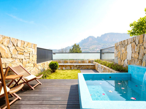 云孚里云宿·观山阅富硒温汤度假民宿(剑阁双旗美村店)