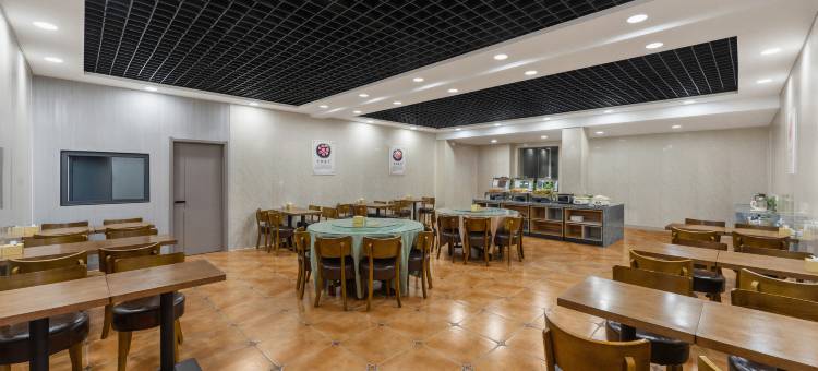 杭锦旗君鸿假日酒店图片