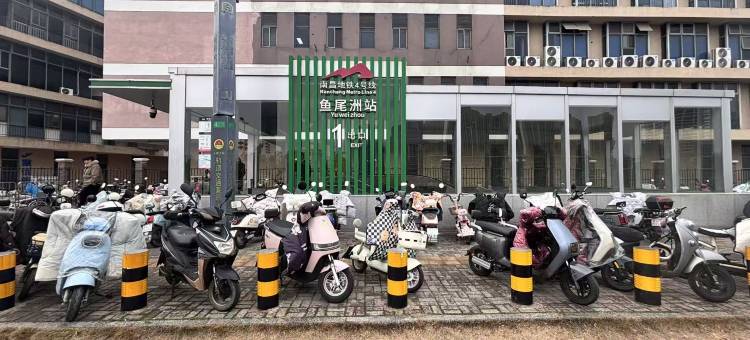 柏美公馆·设计师轻奢影院loft公寓(力高雍湖国际鱼尾洲地铁站店)图片