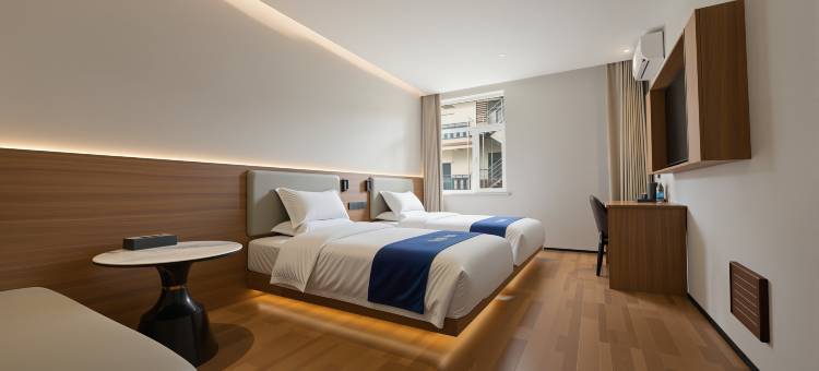 轻住酒店(长白山西景区旅游服务中心店)图片