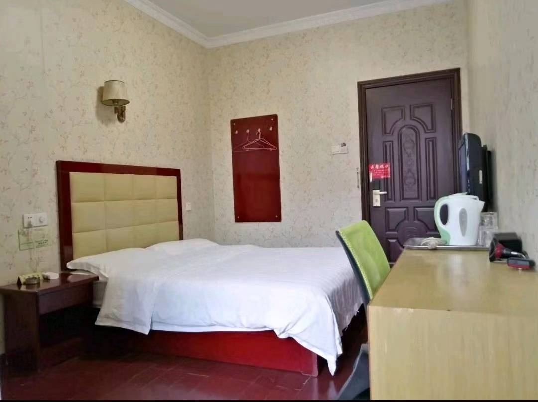 长沙合家宾馆(比亚迪工厂商贸旅游学院店)